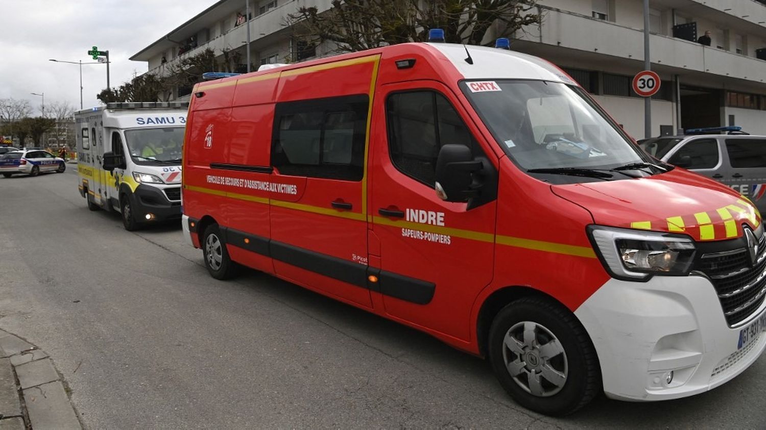 Automobiliste de 21 ans tue cycliste en le traînant sur 100 mètres, mis en examen.
