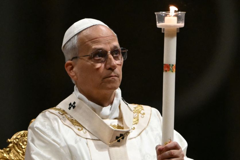 Le pape Léon XIV appelle à l'harmonie mondiale lors de sa première veillée pascale au Vatican